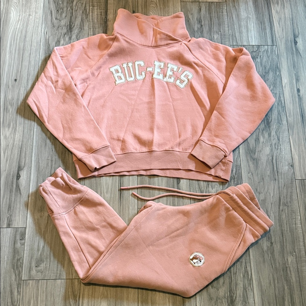 Buc-ee's Pink Women's Sweatshirt and Joggers Set